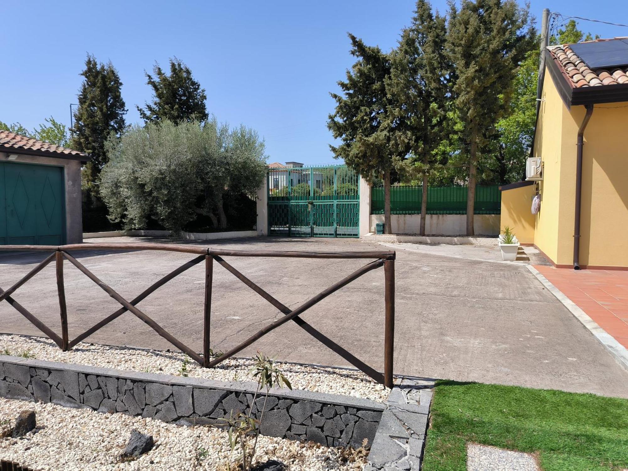 Villa Egle Belpasso, Villa Vacanza Con Piscina المظهر الخارجي الصورة